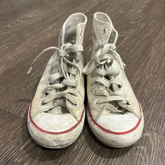 Kids High-Top Converse/Chuck Taylors - Picture 4 of 6